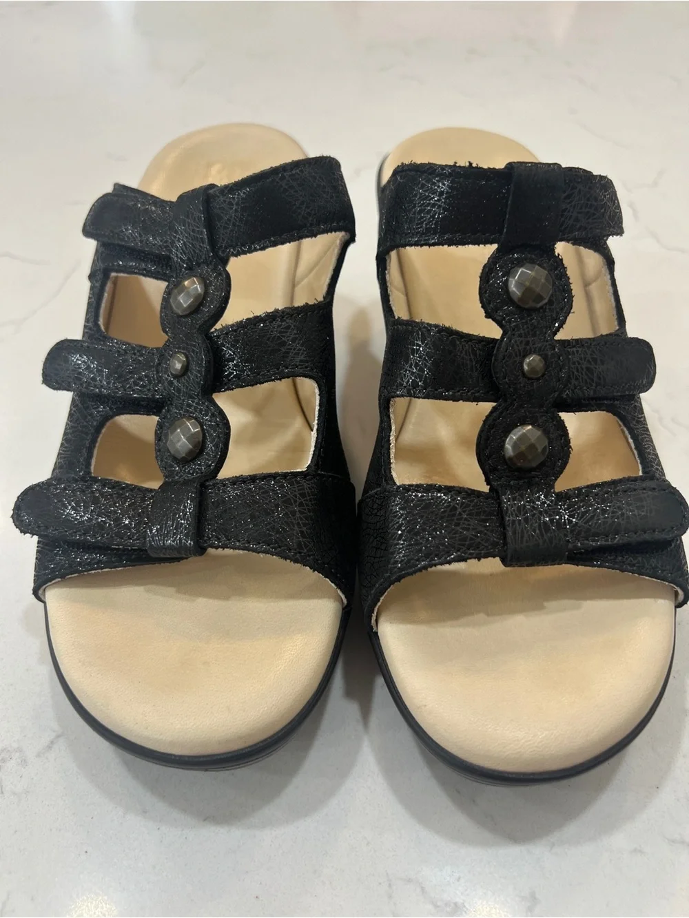 SAS Womens Ginger US 7 M Black Casual Wedge Strappy Sandal Slip On Adjustable